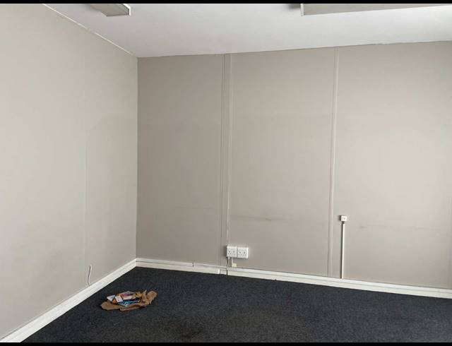 137M² OFFICE TO LET IN TOKAI